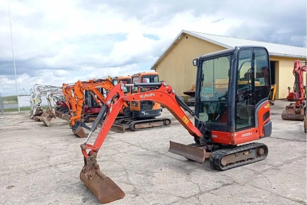 54-1.jpg Mini pelle Kubota KX015-4 diesel 1.55T – cabine chauffée – Image 1
