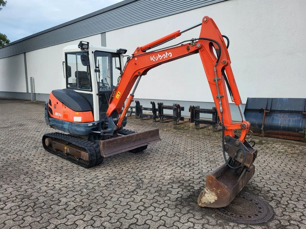 ub3.webp Mini pelle Kubota KX 71-3 diesel 2.8T – cabine climatisée – Image 1